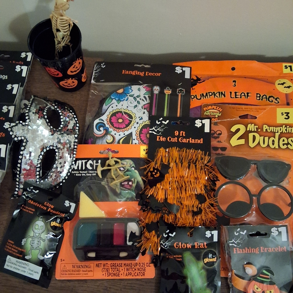 NWT LOT 2 HALLOWEEN BOX - Picture 5 of 6